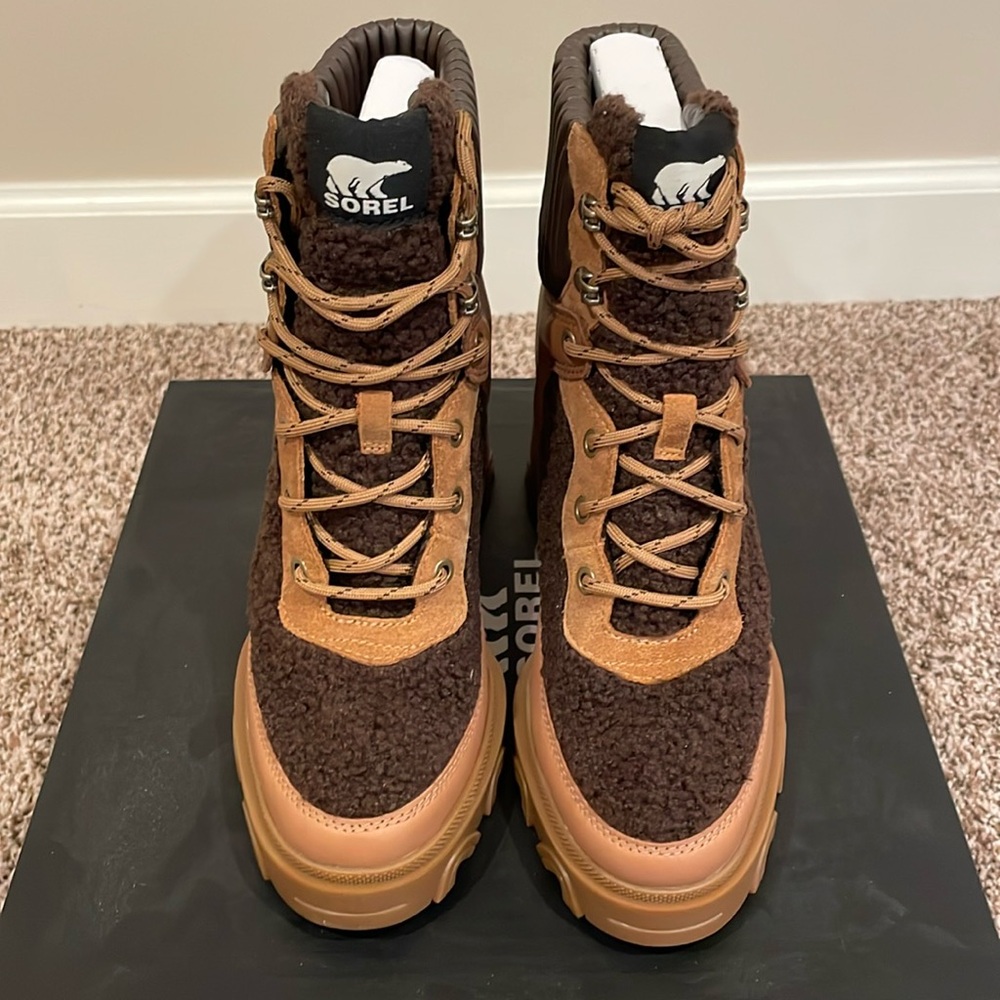 Women's SOREL Brex Heel Cozy Lace Size 9 NIB Tawny Buff